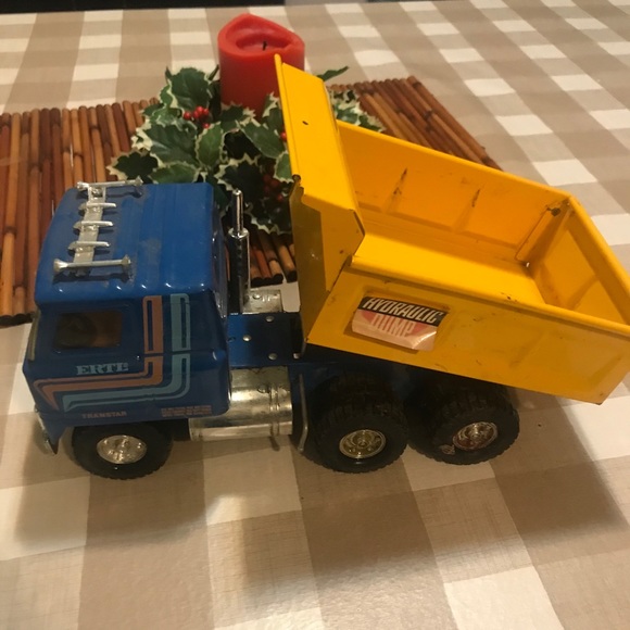 ERTL Other - Vintage Ertl transtar hydraulic dump truck